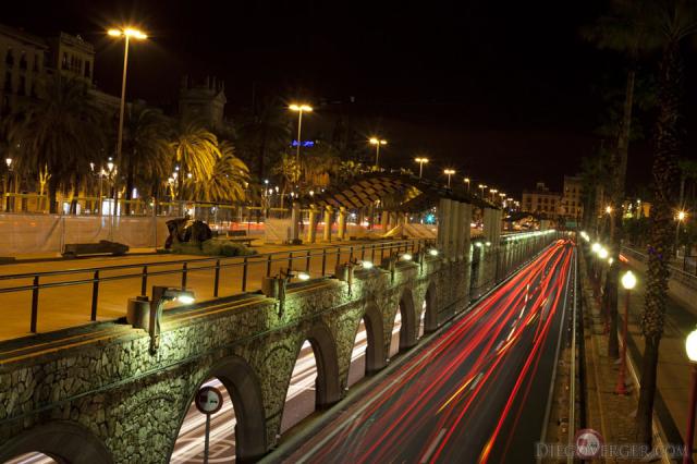 Ronda Litoral de noche - Barcelona, España