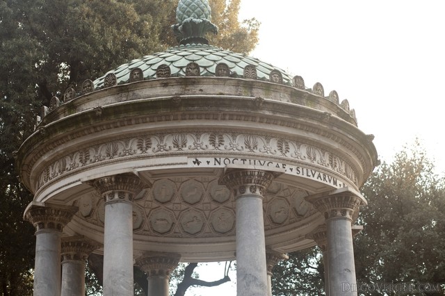 Detalle del Templo de Diana Detalle del Templo de Diana
