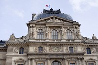 Detalle del pabellón Sully del Louvre - París, Francia