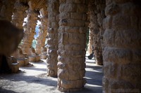 Galleria di un viadotto nel Parco Güell - Barcellona, Spagna