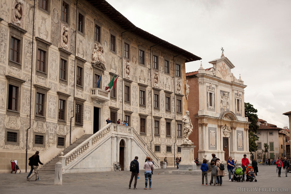 Scuola Normale Superiore y la iglesia de Santo Stefano dei Cavalieri - Pisa, Italia