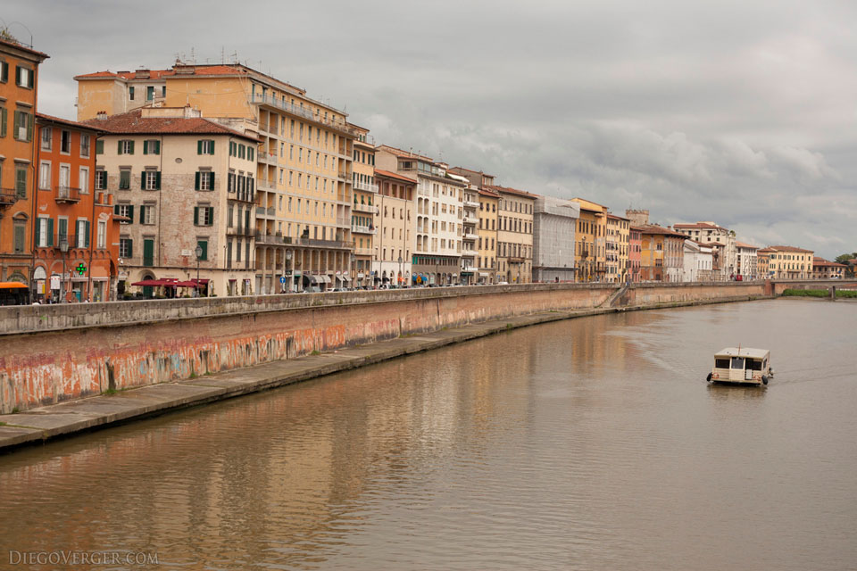 El Arno en su paso por Pisa - Pisa, Italia