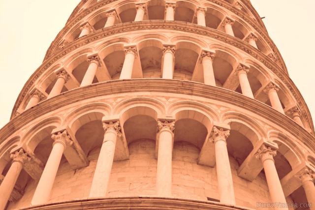 Logias de la Torre de Pisa - Pisa, Italia