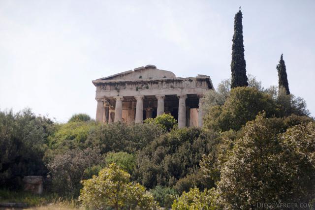 Fachada sudeste del Templo de Hefesto de Atenas - Atenas, Grecia
