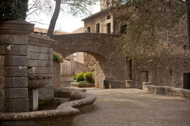 Plaça dels Jurats e percorso archeologico di Girona - Girona, Spagna