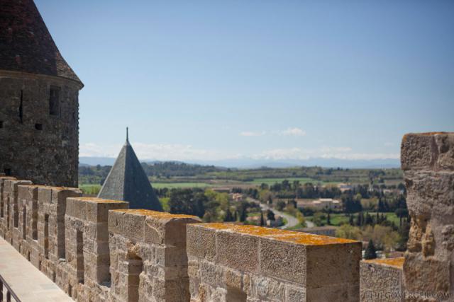 Vue depuis le chemin de ronde de la muraille intérieure de la Cité de Carcassonne - Carcassonne, France