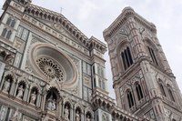 Campanario de Giotto y fachada de la catedral de Florencia de día - Thumbnail