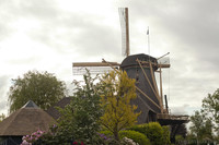 Le moulin Vriendschap lors d'une journée nuageuse - Weesp, Pays-Bas