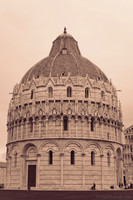 Il Battistero di Pisa ad infrarossi - Pisa, Italia