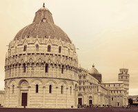 Le baptistère, la cathédrale et la Tour de Pise en infrarouge - Pise, Italie