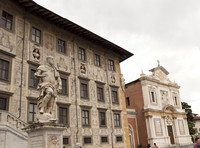 Palazzo dei Cavalieri en la Piazza dei Cavalieri - Pisa, Italia