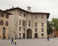 Palazzo dell'Orologio en la piazza dei Cavalieri - Pisa, Italia