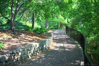 Une des espaces paisibles au parc Riverwalk - Thumbnail