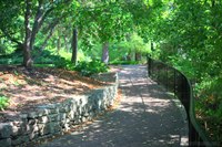 Une des espaces paisibles au parc Riverwalk - Naperville, États Unis