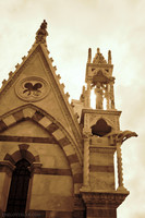 Detalle de la fachada posterior de la iglesia Santa Maria della Spina - Pisa, Italia