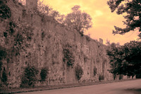 La muralla medieval de Pisa en infrarrojo - Pisa, Italia