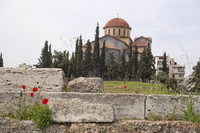Chiesa di Agia Triada vista dal sito archeologico di Kerameikos - Atene, Grecia