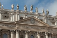 Détail de la façade de la Basilique Saint-Pierre - Cité du Vatican, Saint-Siège