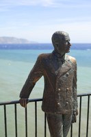 Estatua del rey Alfonso XII - Nerja, España