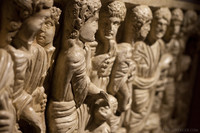 Relieve de sarcófago en el Museo de Historia de Girona - Thumbnail