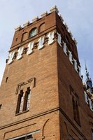 Torre este del castillo de los Tres Dragones - Barcelona, España