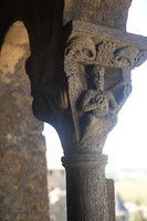 Detalle de un capitel en la muralla interna de la ciudadela de Carcasona - Carcasona, Francia