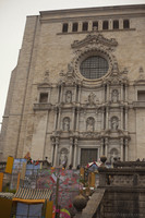 Fachada de la Catedral de Girona durante el festival de flores Fachada de la Catedral de Girona durante el festival de flores - Thumbnail