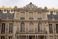 Detalle de la fachada del Palacio de Versalles desde el Patio de Mármol - Versalles, Francia