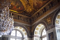 Coin d'art dans la Galerie des Glaces - Versailles, France